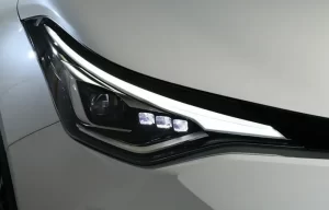 C-HR LEDクリアランスランプデイライト点灯時